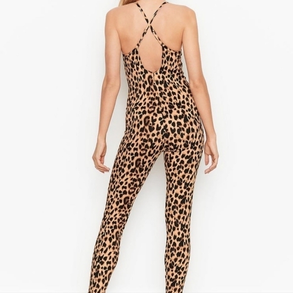 VICTORIA'S Secret Leopard Print Jump Suit Stretchy Small - Picture 1 of 7